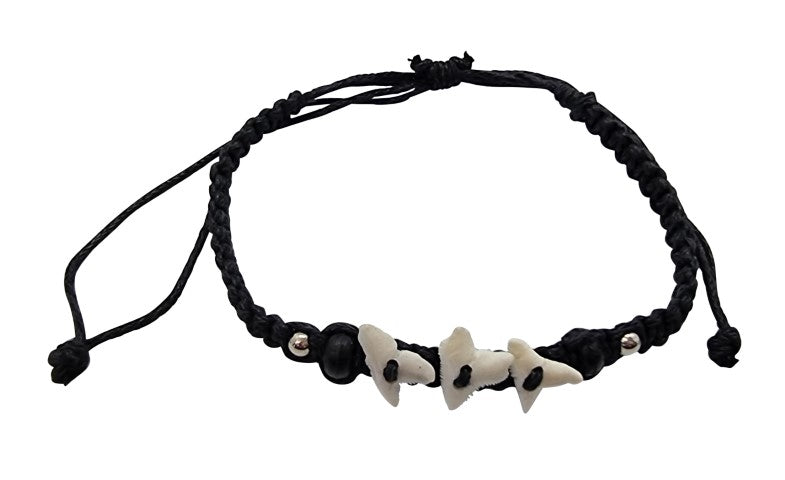 B205 Bracelet Tripple Shark Teeth