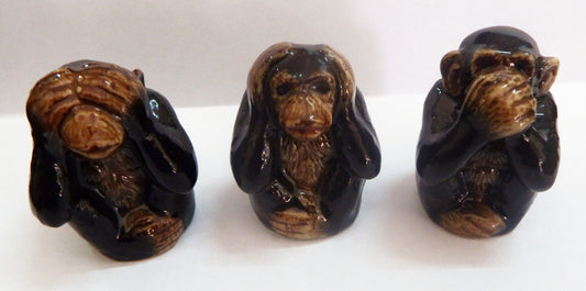 chimpanzee  see no evil hear no evil  speak no evil set