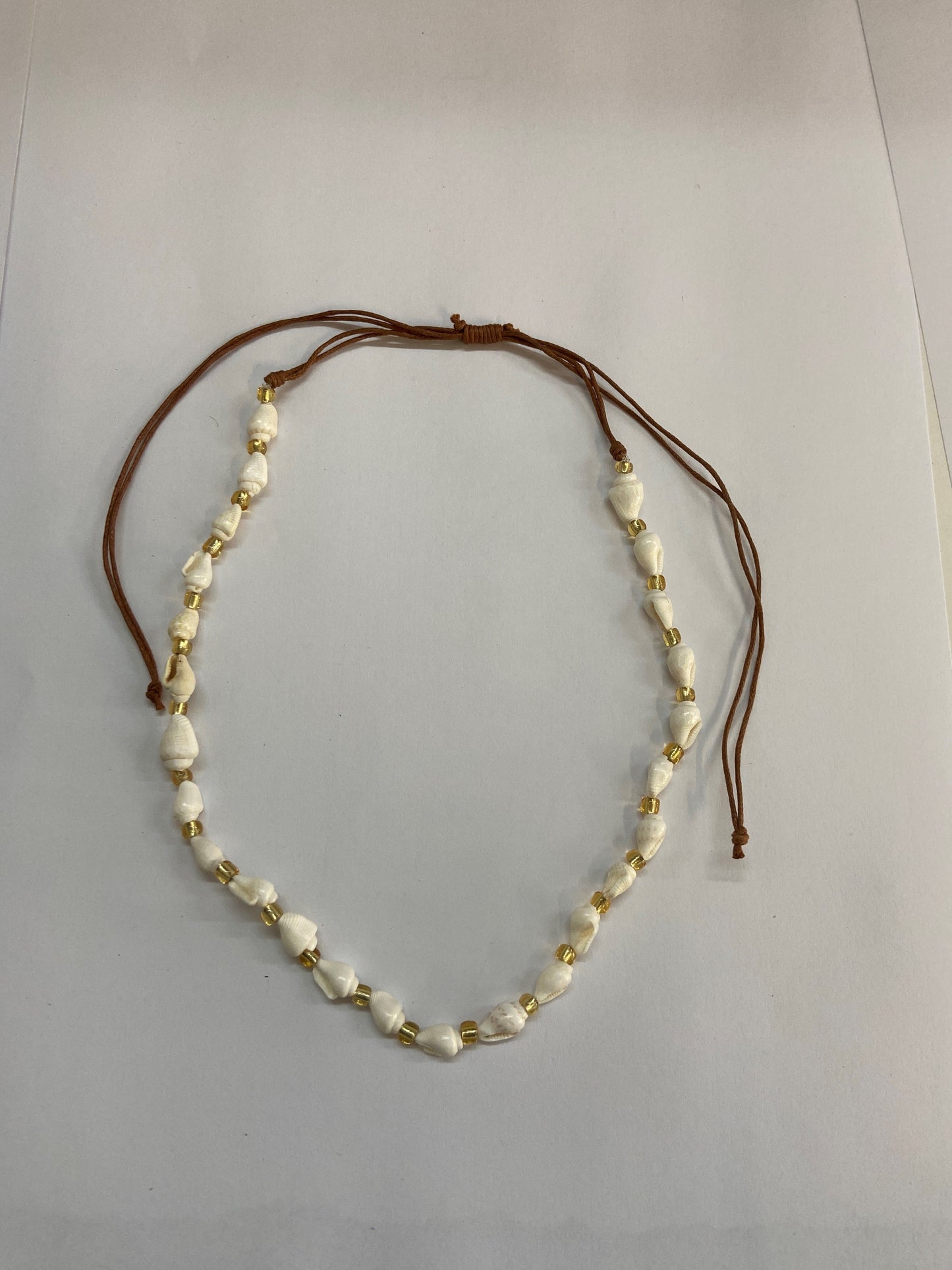 N279 shell and beads necklace